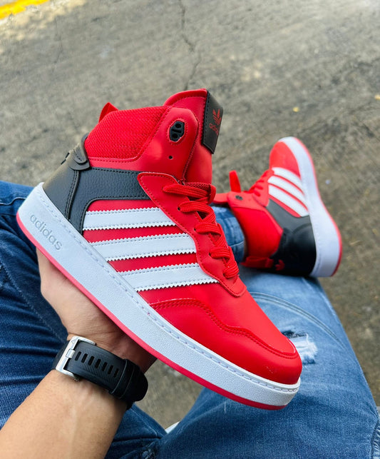 ¡LLEGANDOBOTA ADIDAS – Comodidad, Estilo y Resistencia en Cada Paso!