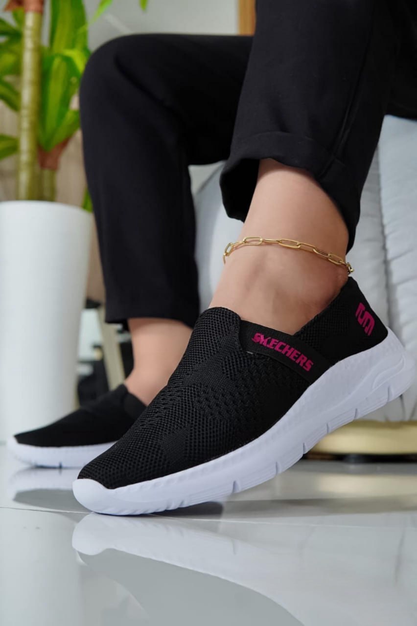 Detalle Tenis Amara Confort negro