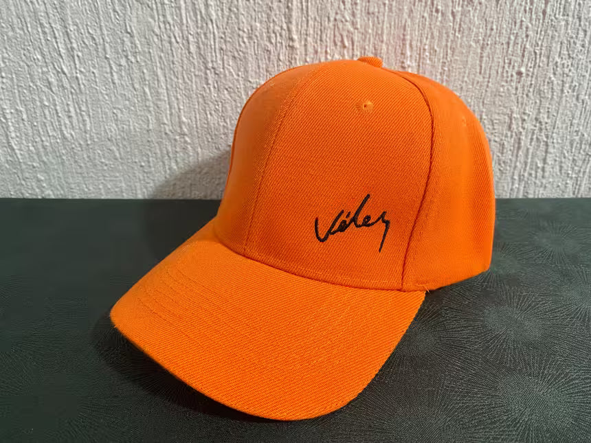 Gorra Vélez Premium Bordada – Estilo Minimalista